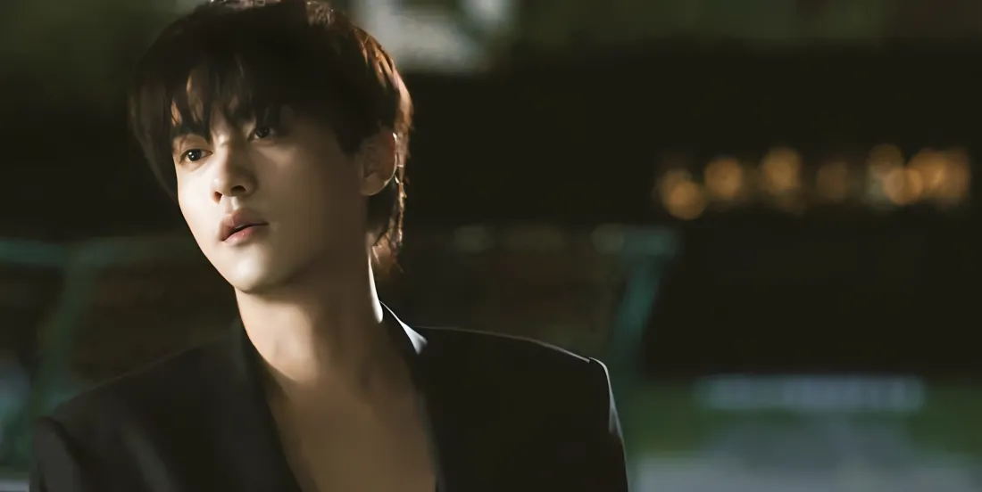 2k田栩宁壁纸｜夜景背景图片 - 黑色西装「哲风壁纸」