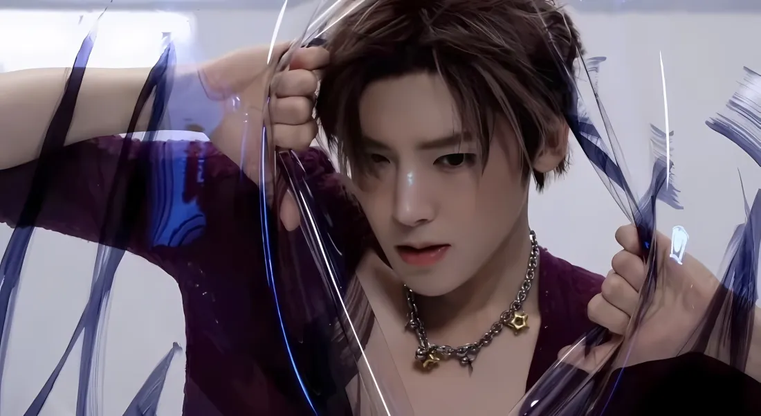 2k侯明昊壁纸｜紫色背景 - 撕开特效造型「哲风壁纸」