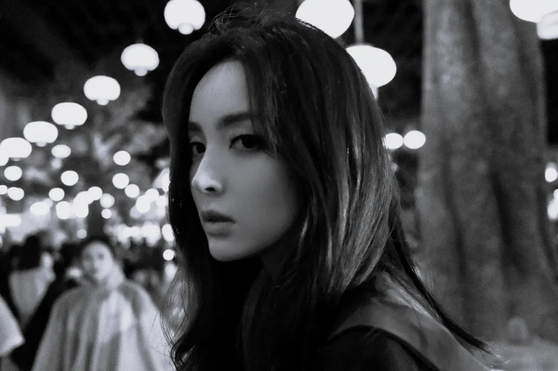 2k古力娜扎壁纸｜黑白背景图片 - 街景人像「哲风壁纸」