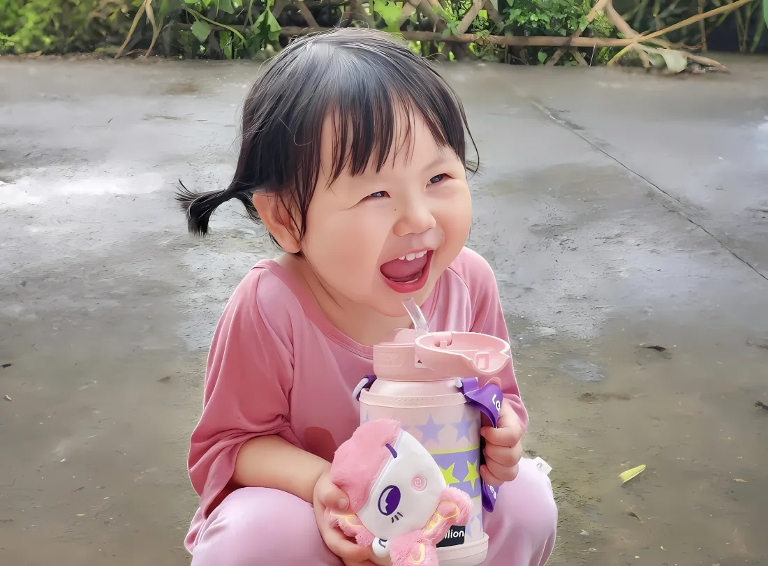 2k瑶一瑶壁纸｜户外背景图片 - 可爱水壶萌娃「哲风壁纸」