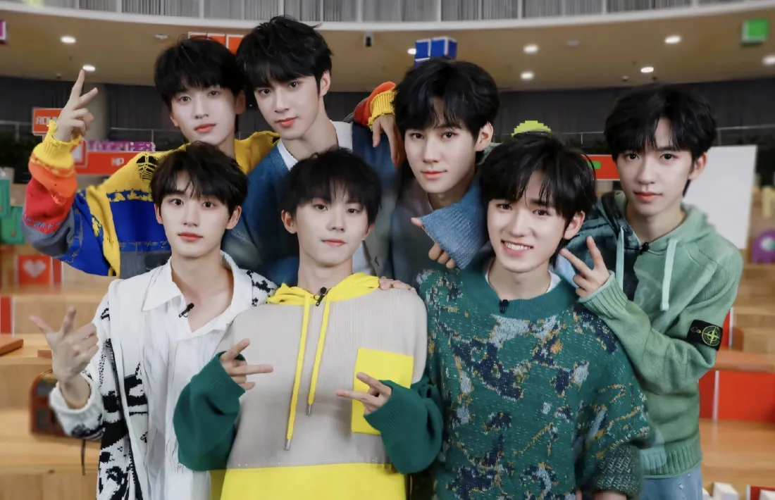 2k时代少年团壁纸｜室内背景 - 群像照「哲风壁纸」