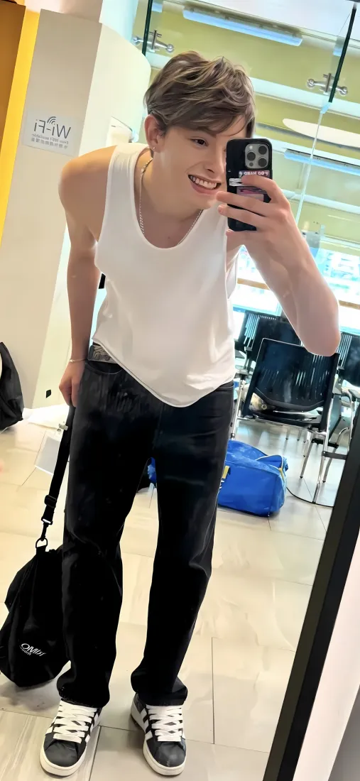 美式男孩手机壁纸｜自拍背景图片 - 潮流穿搭「哲风壁纸」