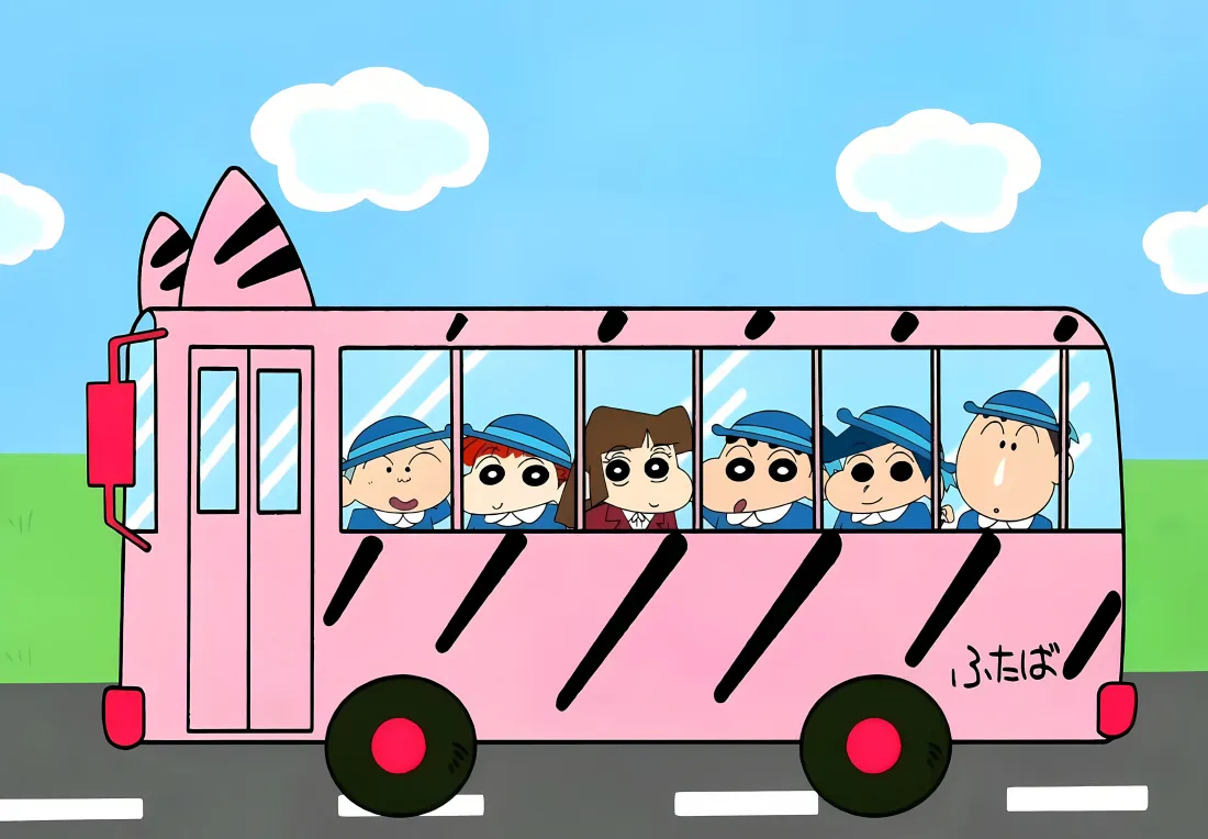 5k蜡笔小新壁纸｜幼稚园公交车背景图片 - 粉色条纹巴士「哲风壁纸」