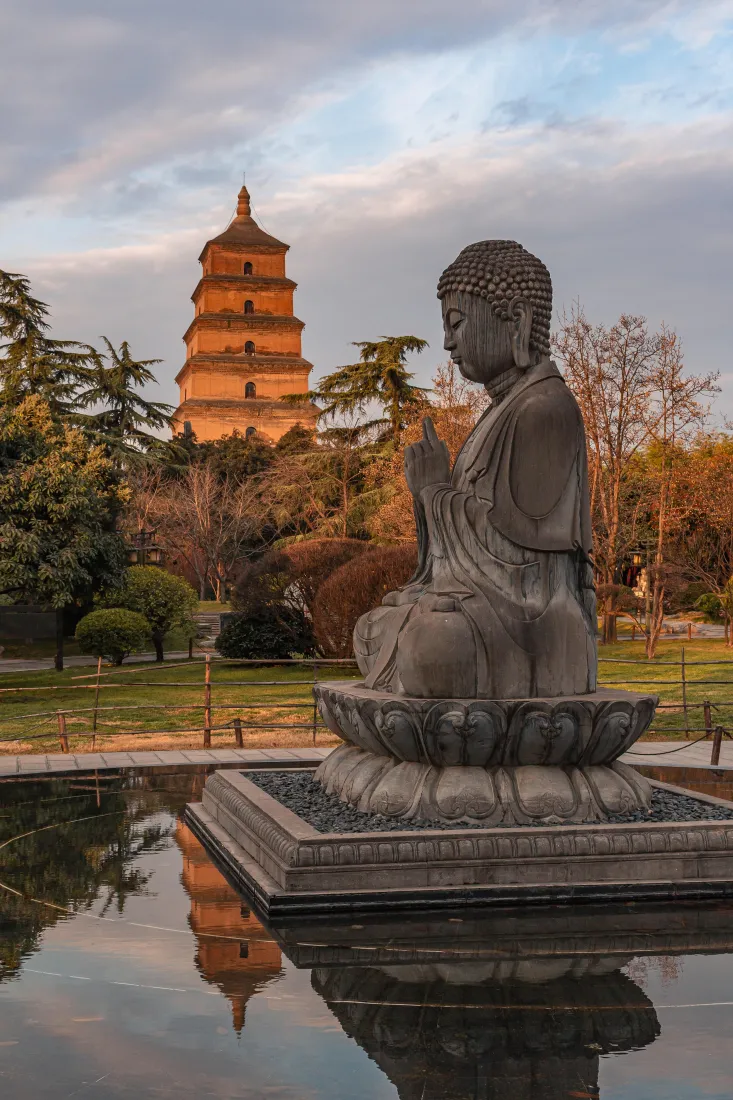 大雁塔佛像手机壁纸｜西安背景 - 游玩风景「哲风壁纸」