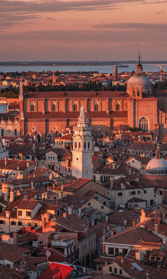 欧洲城市手机壁纸｜黄昏背景图片 - 红顶建筑「哲风壁纸」