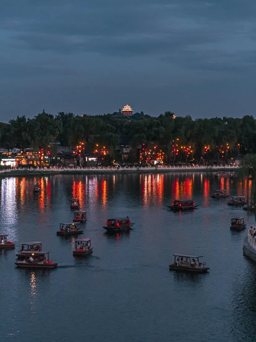 （北京夜景手机壁纸｜湖泊船只背景图 - 中国）「哲风壁纸」
