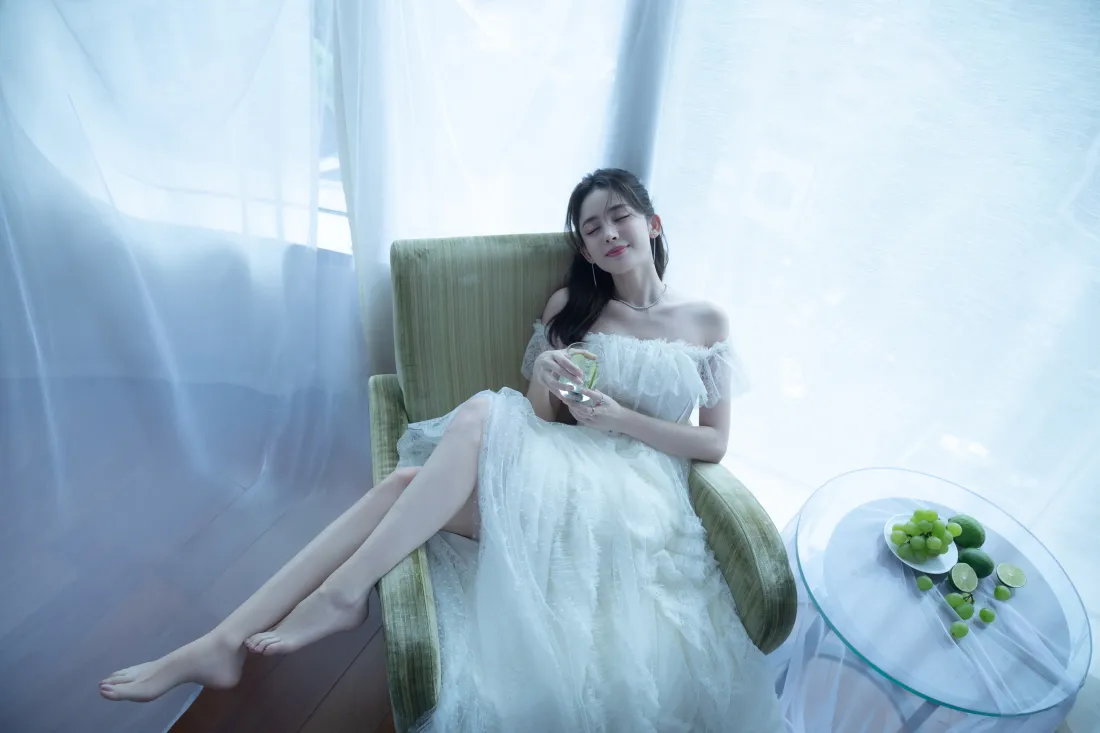 5k古力娜扎壁纸｜纱帘背景图片 - 白色礼服「哲风壁纸」