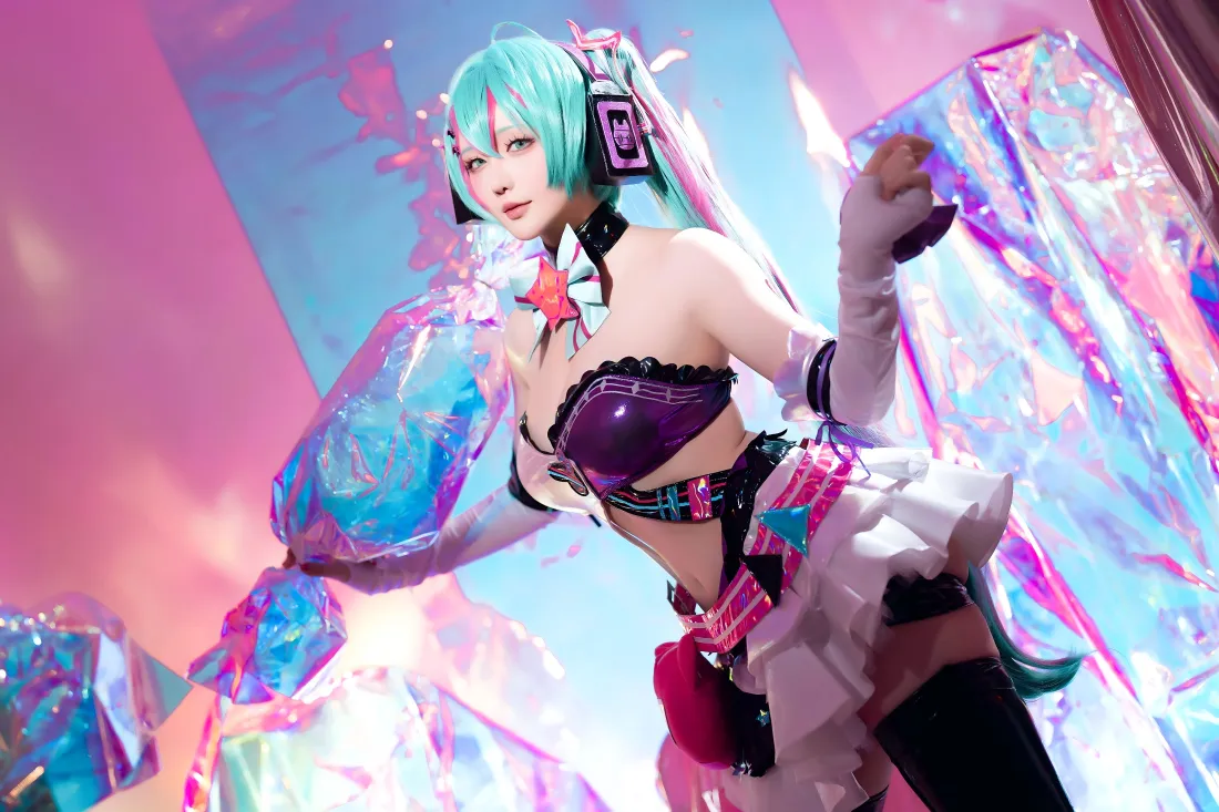 4k初音未来cos壁纸｜水晶背景图片 - 美女「哲风壁纸」