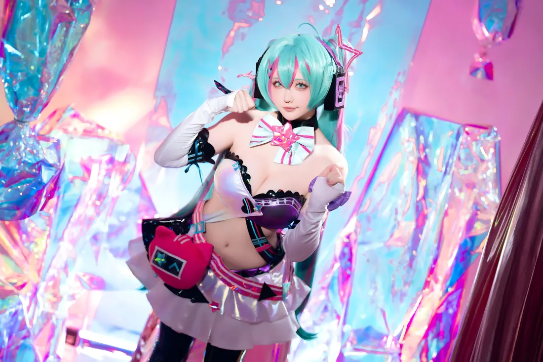 4k初音未来cos壁纸｜水晶背景图片 - 绿发美女「哲风壁纸」