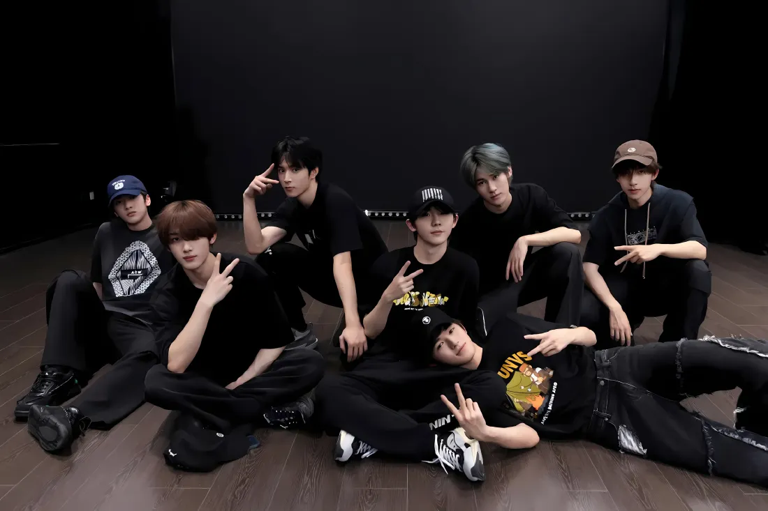 4k时代少年团壁纸｜练习室背景图片 - 团队合照「哲风壁纸」