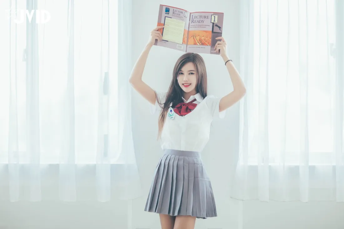 3kJK少女壁纸｜白窗帘背景 - 短裙书本「哲风壁纸」