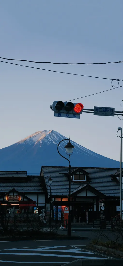 富士山街景手机壁纸｜红灯建筑背景图 - 雪景「哲风壁纸」