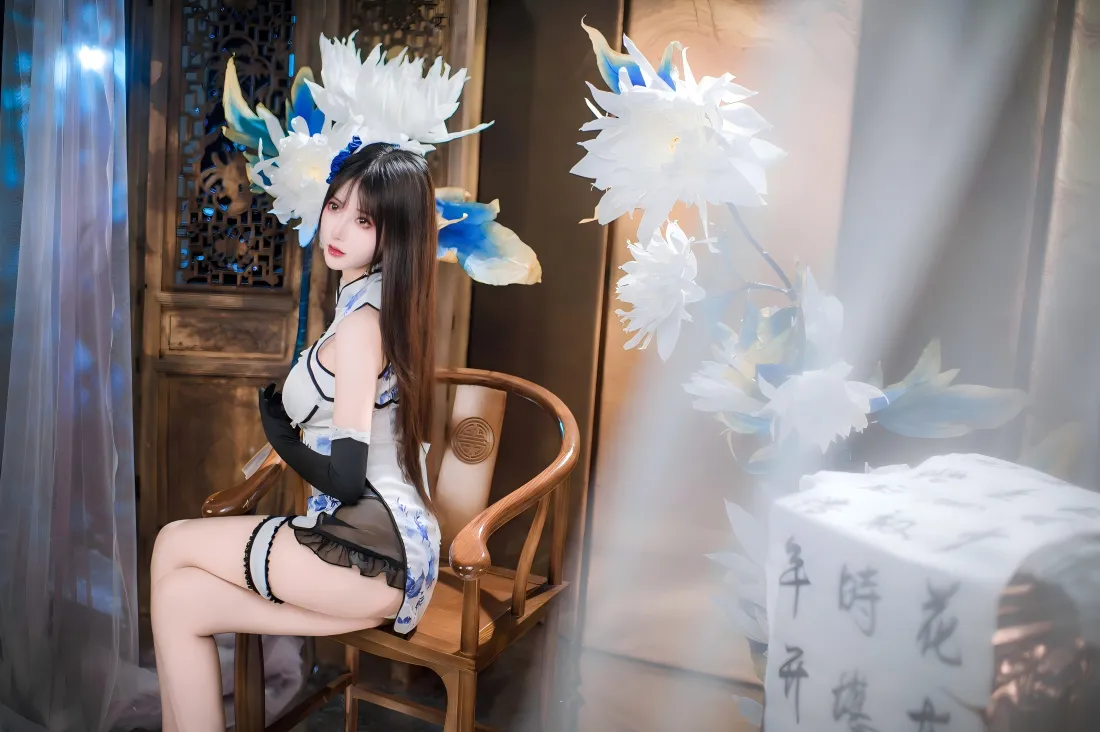 6k旗袍美女壁纸｜古风背景图 - 蓝白羽毛「哲风壁纸」