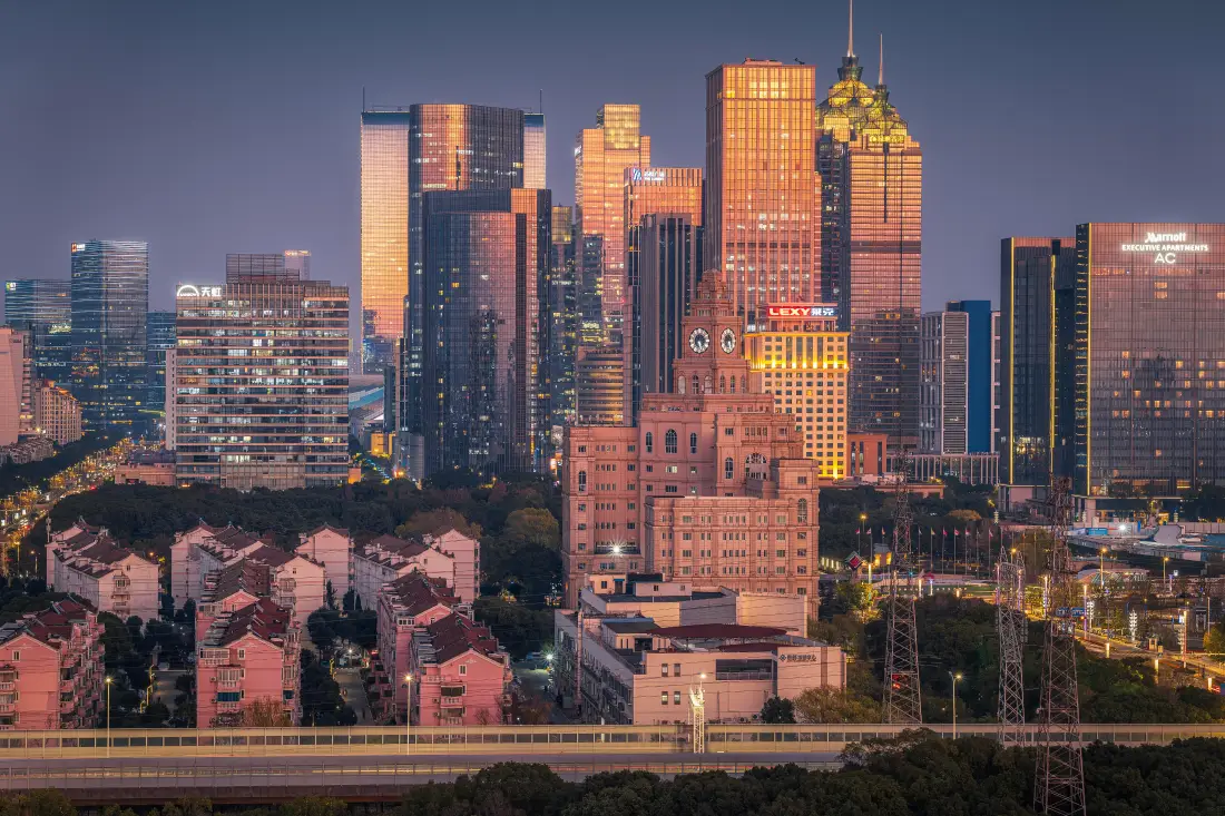 6k城市夜景壁纸｜都市背景图片 - 高楼建筑群「哲风壁纸」