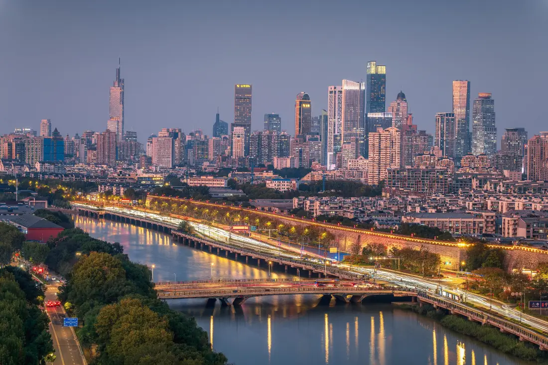 4k南京紫峰大厦壁纸｜城市夜景背景 - 河流桥梁高楼「哲风壁纸」