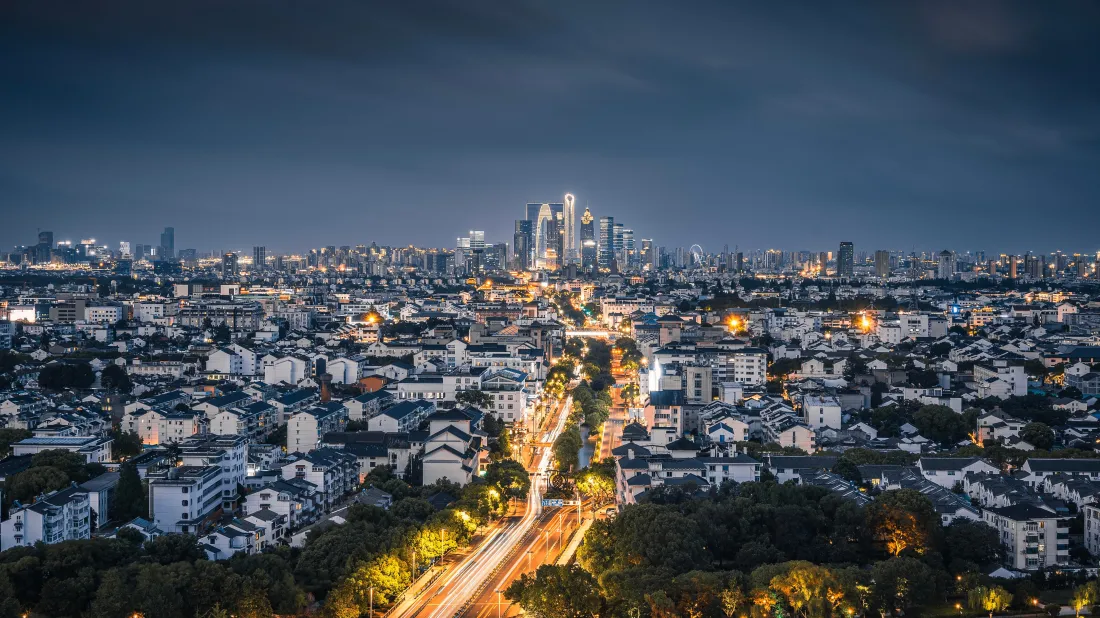 城市夜景手机壁纸｜都市背景图片 - 车流高楼夜空「哲风壁纸」