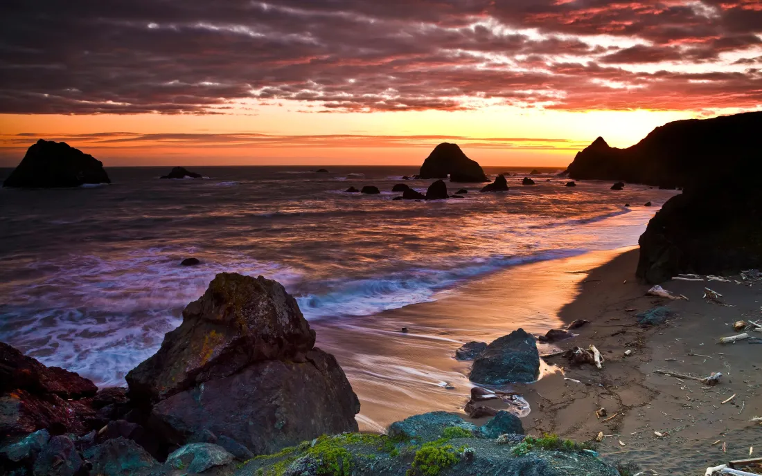 3k海岸日落壁纸｜自然风景背景图片 - 海浪礁石晚霞「哲风壁纸」