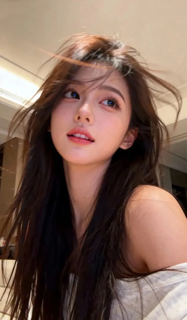 长发美女手机壁纸｜室内背景图片 - 时尚露肩「哲风壁纸」