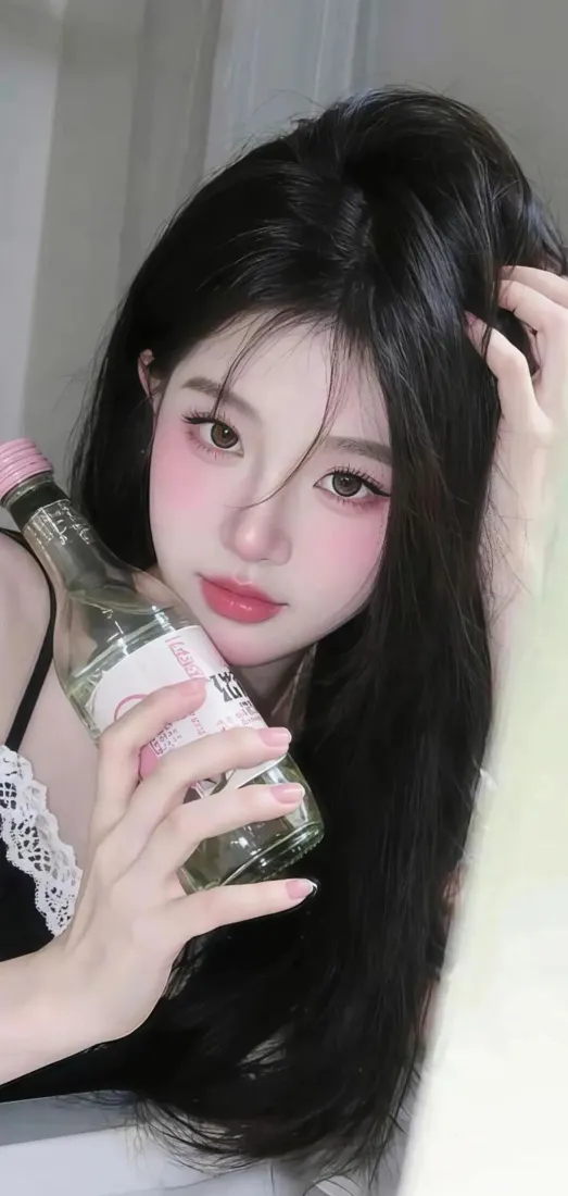 长发美女手机壁纸｜室内背景图片 - 魅力「哲风壁纸」