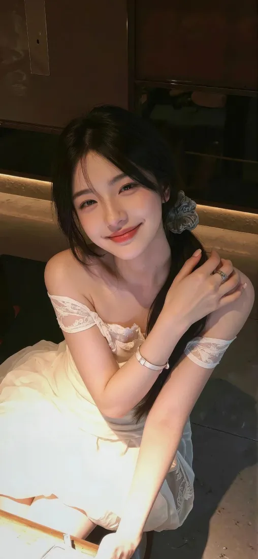 白衣美女手机壁纸｜暗调背景 - 蕾丝裙露肩「哲风壁纸」