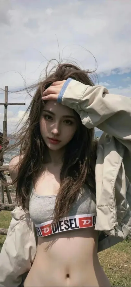 户外美女手机壁纸｜蓝天草地背景 - 灰色运动内衣「哲风壁纸」