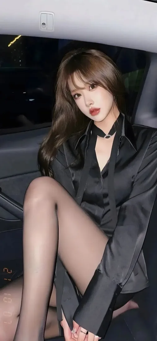 黑衣美女手机壁纸｜车内背景图片 - 黑丝「哲风壁纸」