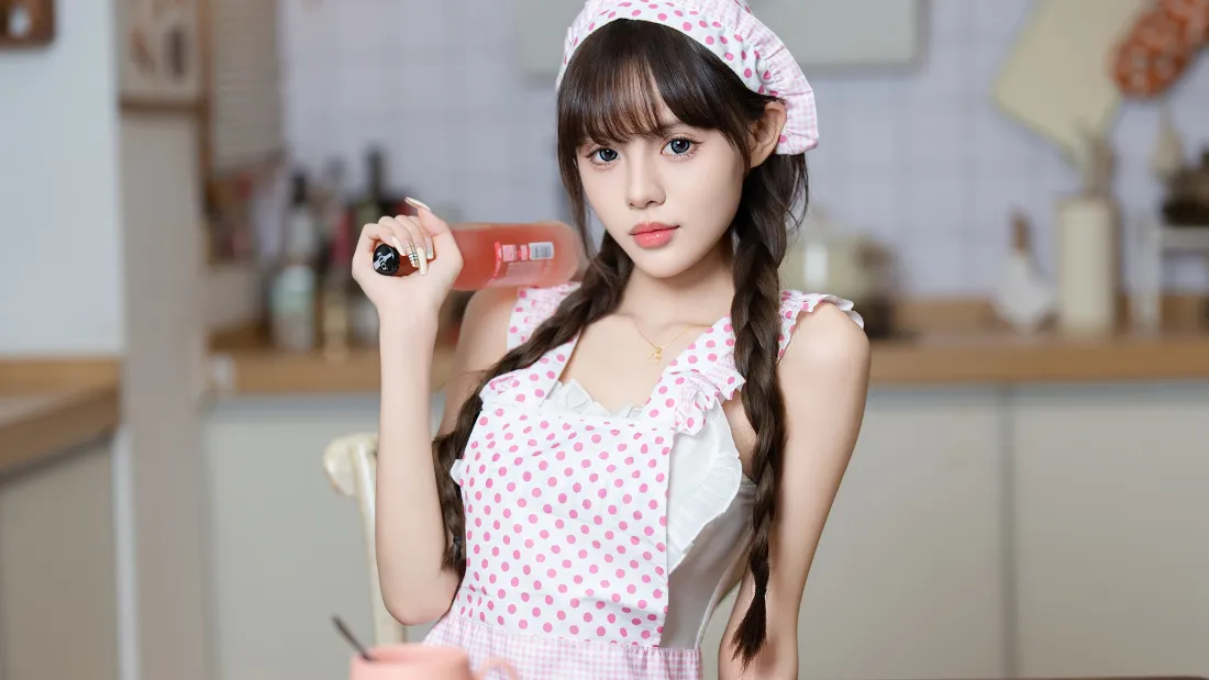 5k小厨娘壁纸｜厨房背景图 - 粉色围裙美女「哲风壁纸」