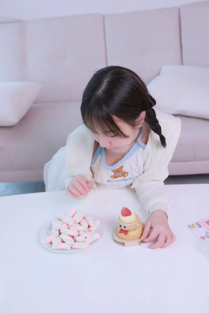 居家女孩手机壁纸｜温馨背景图片 - 零食甜点「哲风壁纸」