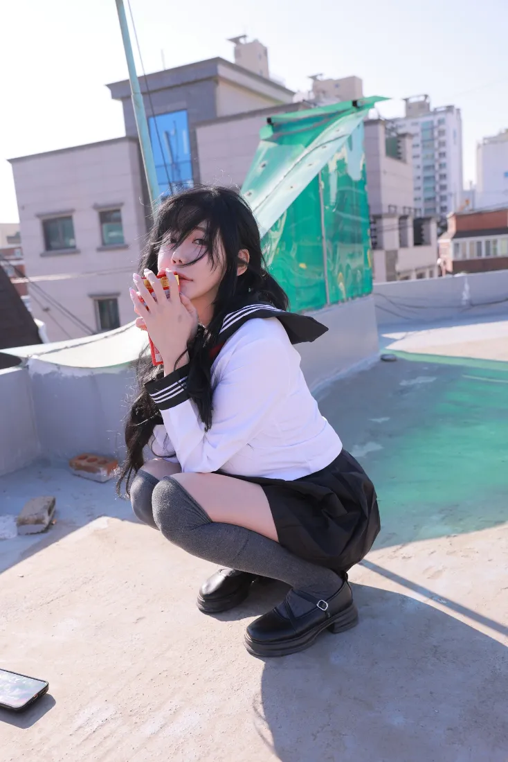 校服手机壁纸｜屋顶背景图片 - 户外写真「哲风壁纸」