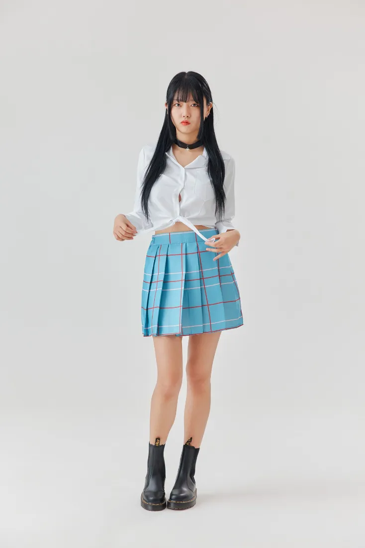 韩国女团手机壁纸｜纯色背景图片 - 蓝格裙写真「哲风壁纸」