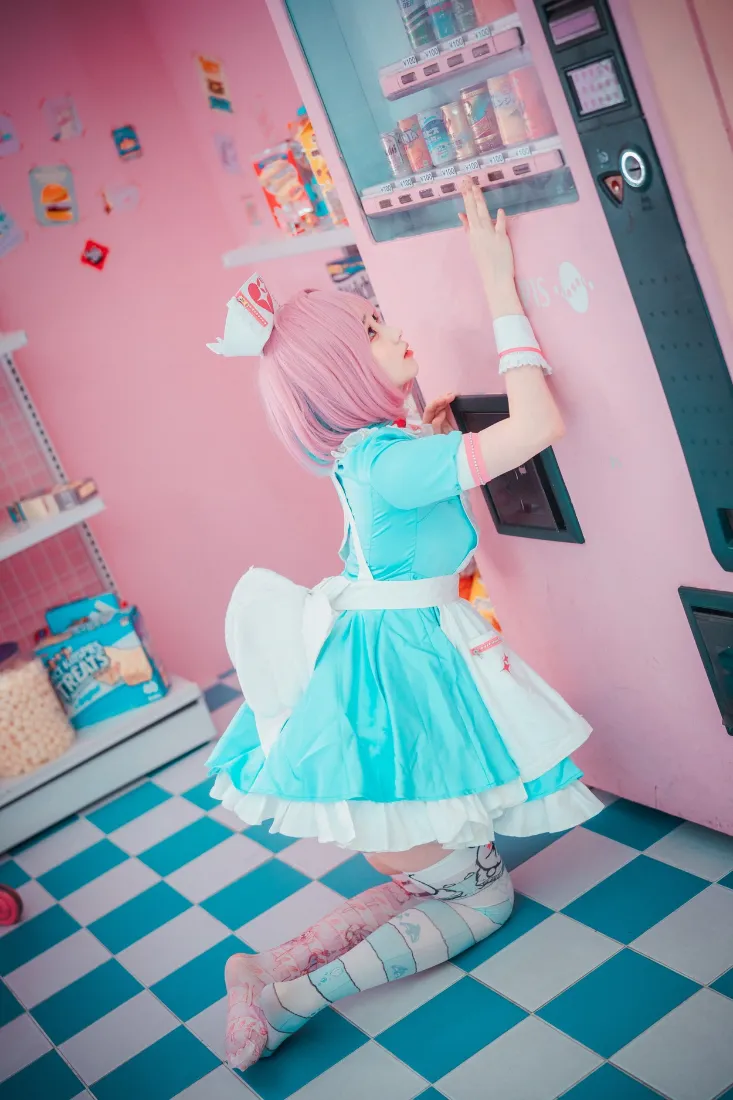 粉色头发女孩手机壁纸｜粉蓝房间背景图片 - 女仆装「哲风壁纸」