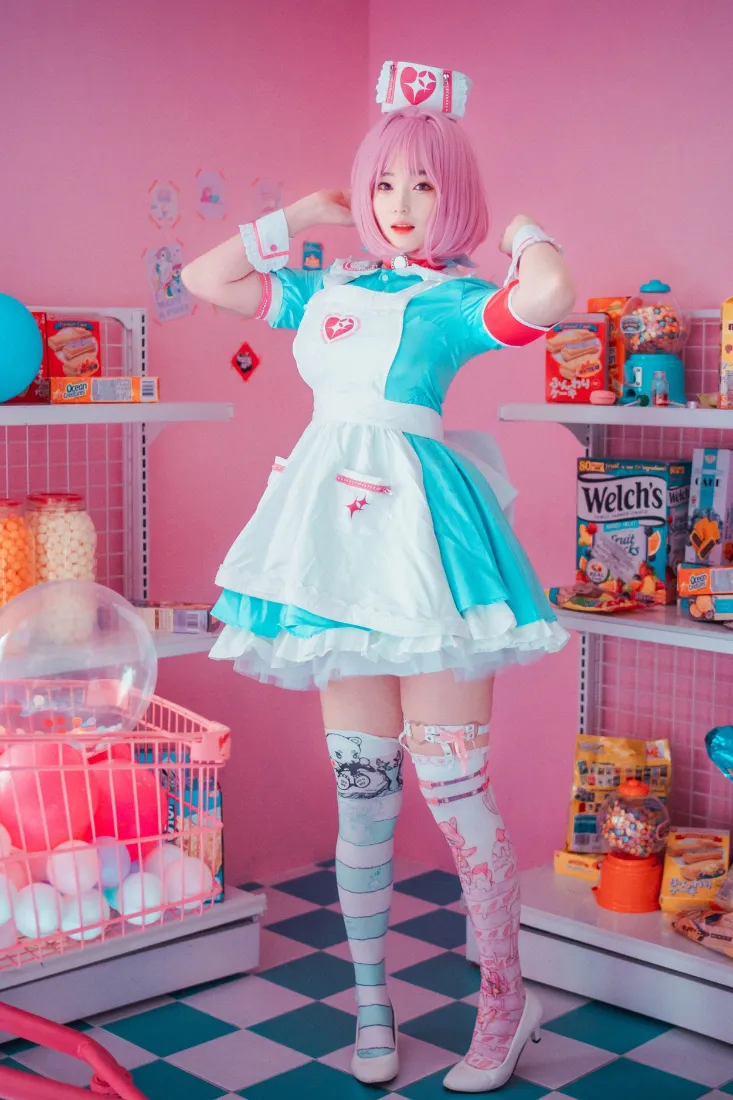 粉发少女手机壁纸｜粉色背景图片 - 女仆装美女写真「哲风壁纸」