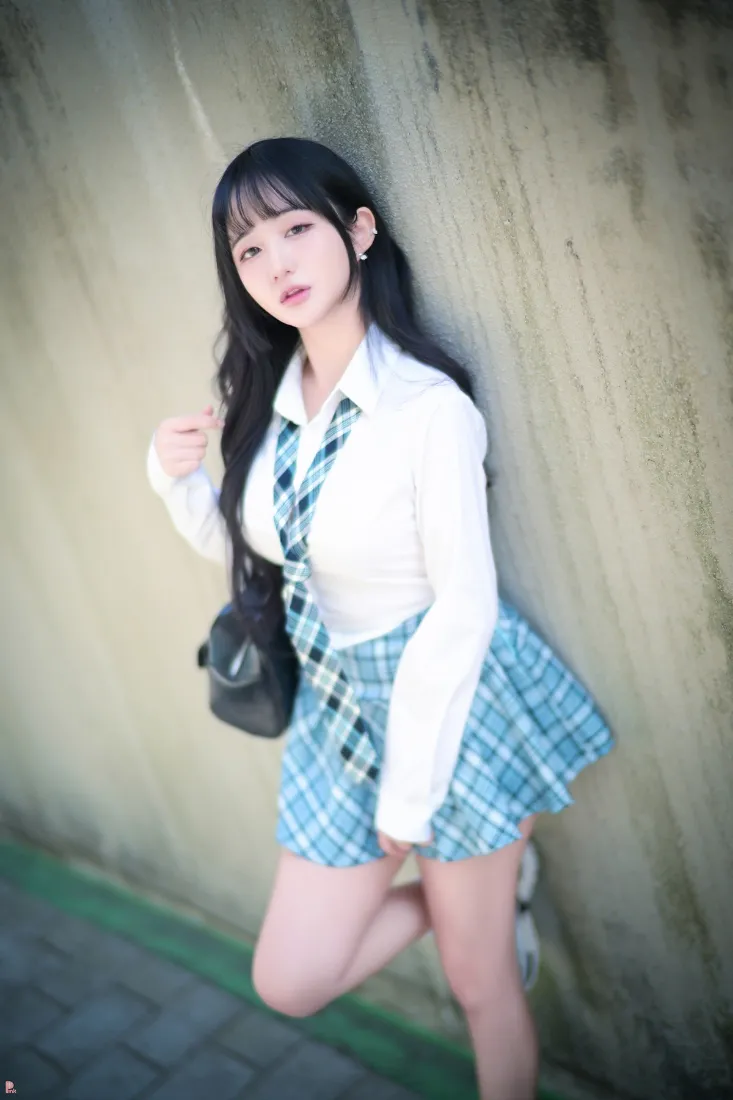 jk制服少女手机壁纸｜格子裙背景图片 - 校园风「哲风壁纸」