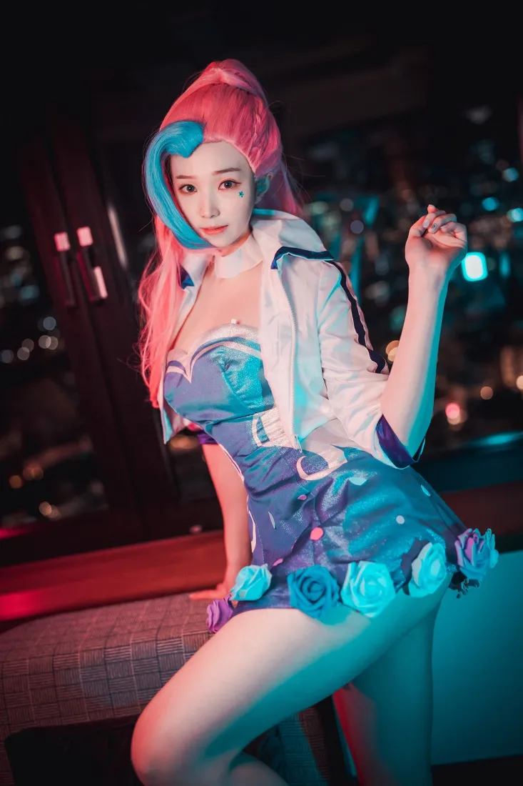 萨勒芬妮手机壁纸｜城市夜景背景图片 - 蓝紫连衣裙「哲风壁纸」