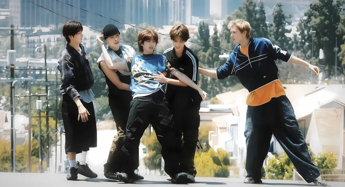 2kcortis壁纸｜街拍背景图片 - 潮流穿搭户外舞蹈团队「哲风壁纸」