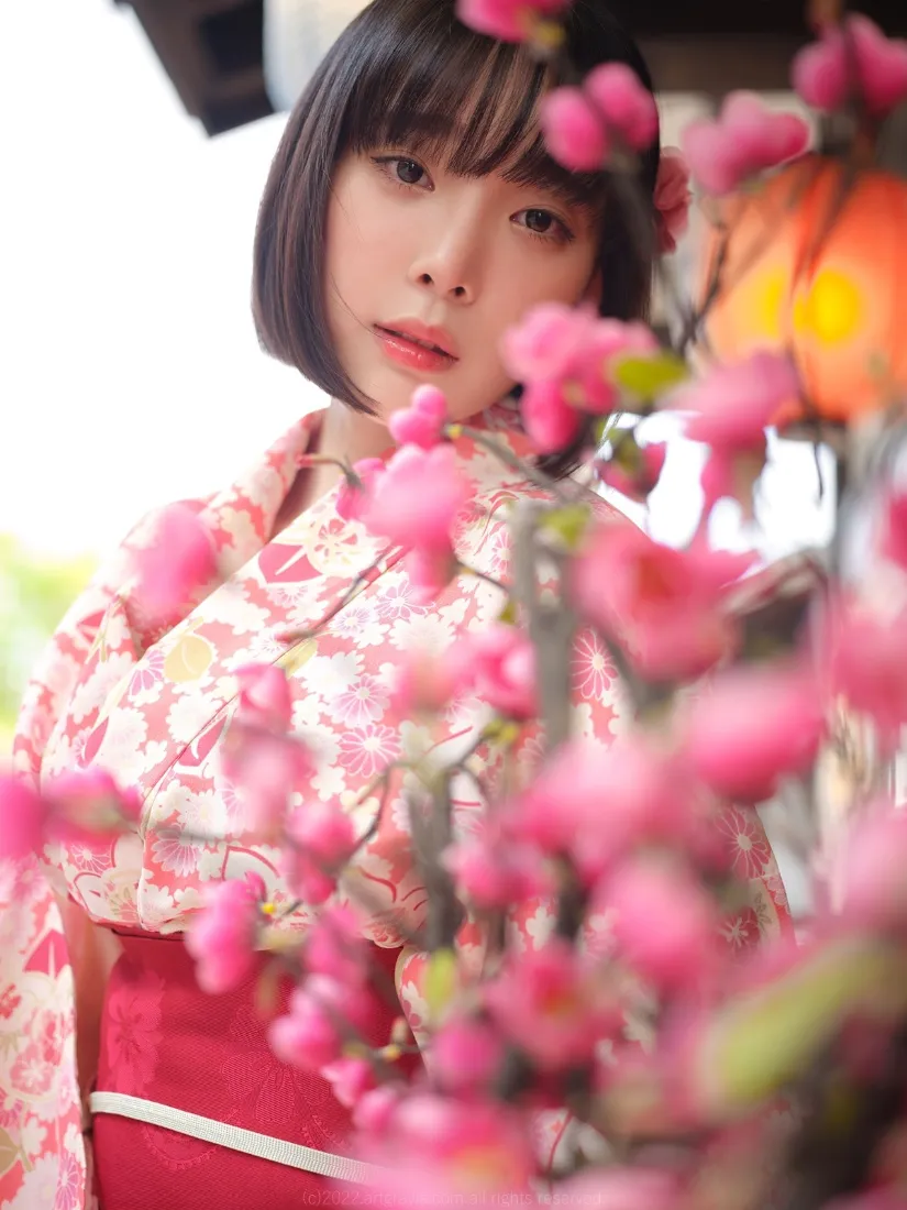 和服女生手机壁纸｜粉色花背景图片 - 日系写真「哲风壁纸」