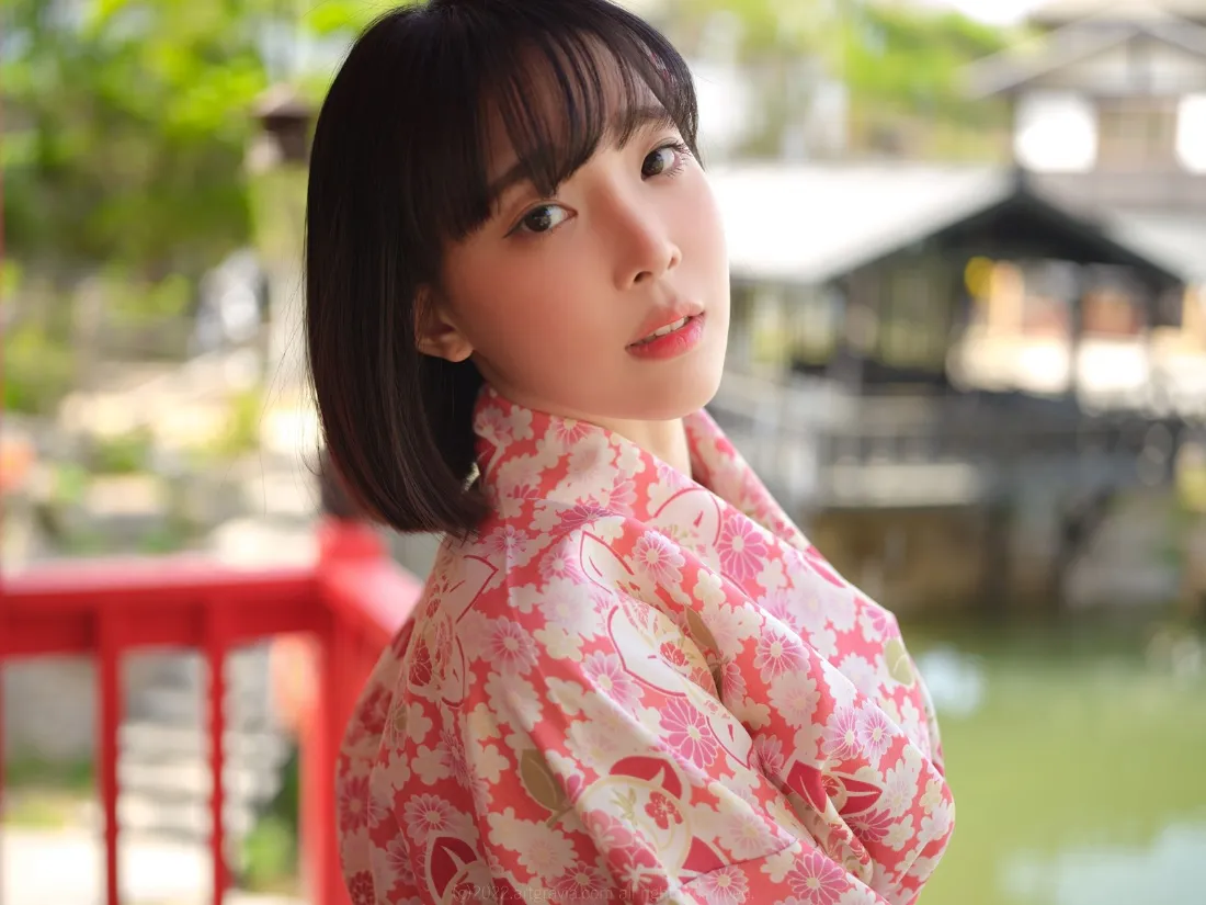 2k和服美女壁纸｜日式庭院背景图片 - 粉色花纹写真「哲风壁纸」