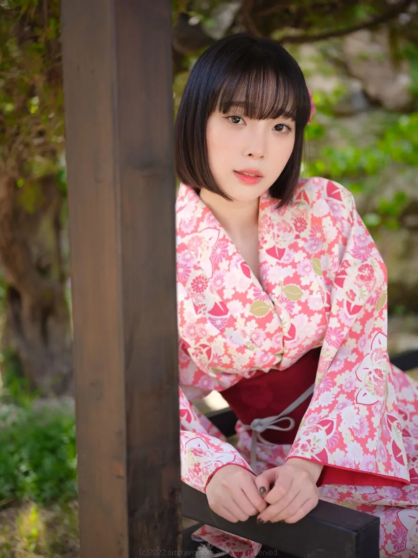 和服美女手机壁纸｜户外背景图片 - 粉色和服写真「哲风壁纸」