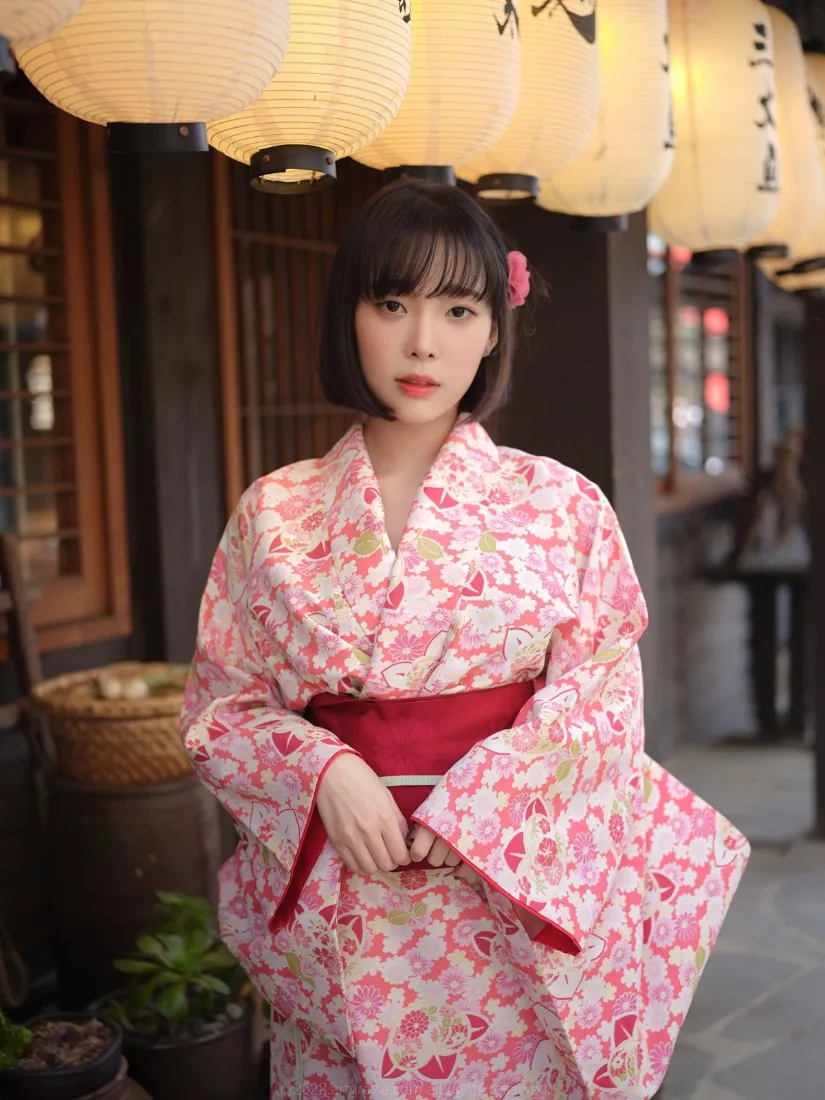 粉色和服美女手机壁纸｜日式灯笼背景 - 写真「哲风壁纸」