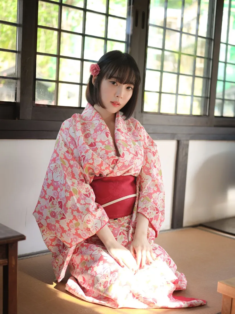 和服美女手机壁纸｜日式房间背景图片 - 粉色和服写真「哲风壁纸」