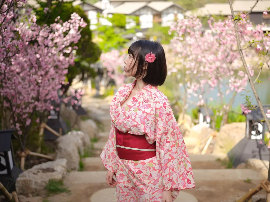 2k少女和服壁纸｜樱花背景图 - 日式庭院春日「哲风壁纸」