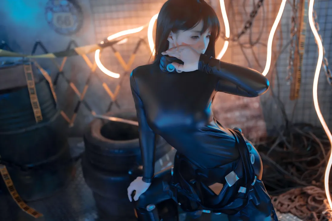 10k黑衣美女壁纸｜赛博朋克背景图片 - cos「哲风壁纸」