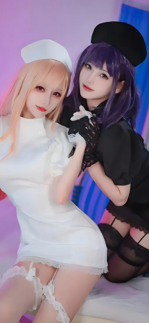 护士姐妹花cosplay手机壁纸｜蓝纹背景 - 性感白丝黑丝「哲风壁纸」