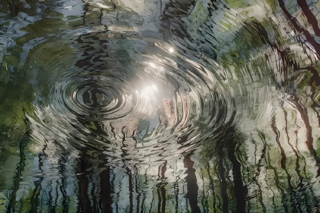 2k自然风景壁纸｜树林水波背景图 - 阳光倒影涟漪「哲风壁纸」