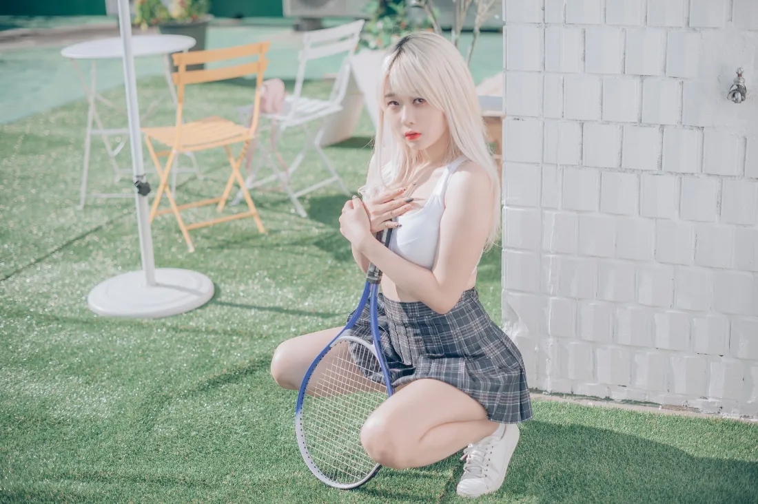 2k金发美女壁纸｜网球场背景图片 - 户外休闲「哲风壁纸」