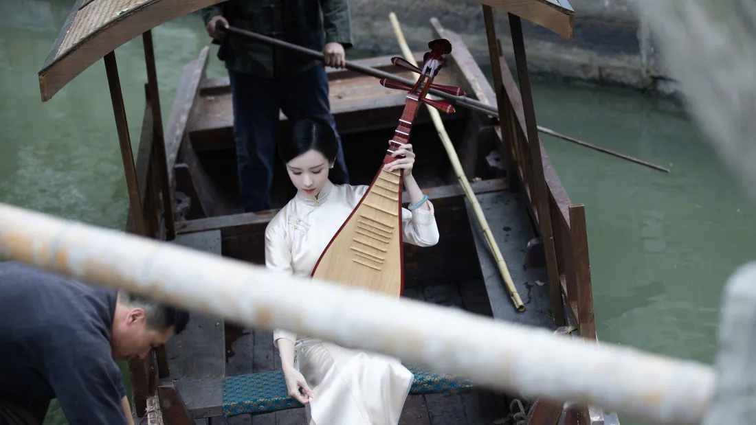 4k陈都灵壁纸｜孤舟背景图片 - 张海沫琵琶水乡「哲风壁纸」