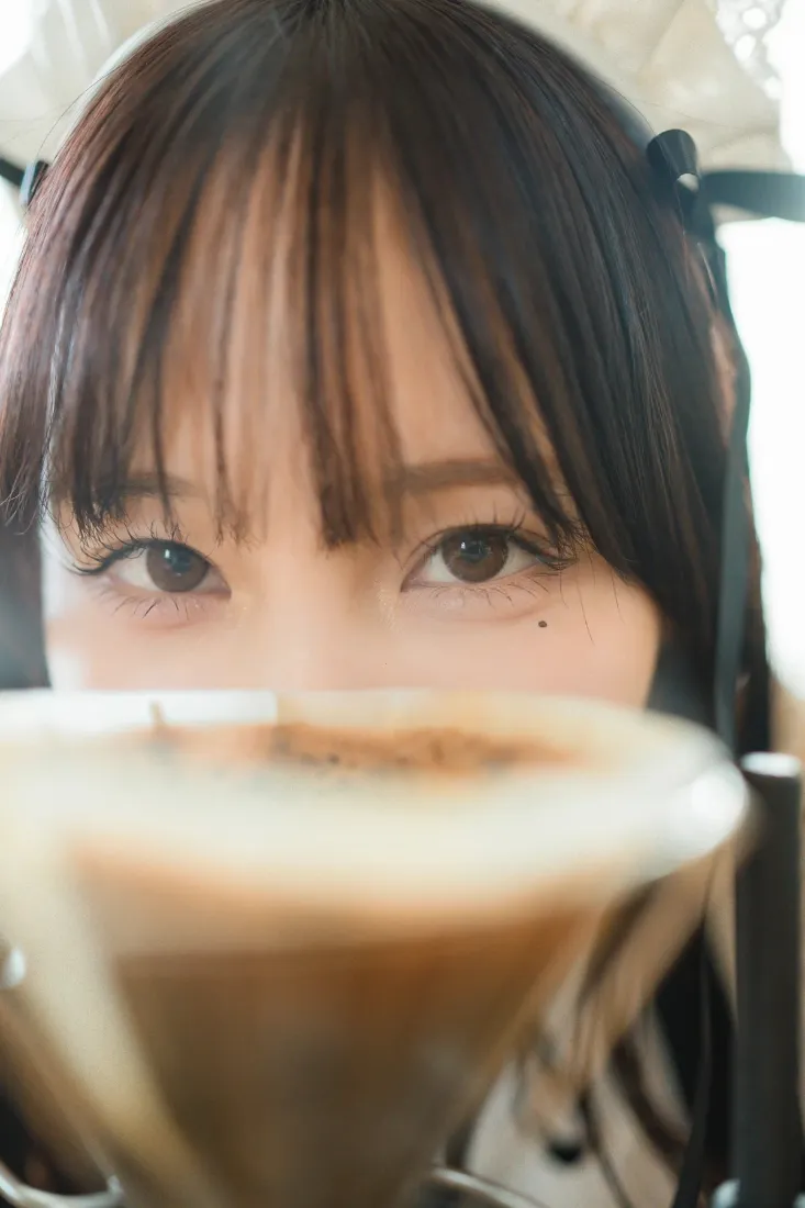 女仆装手机壁纸｜咖啡背景图片 - 居家生活「哲风壁纸」