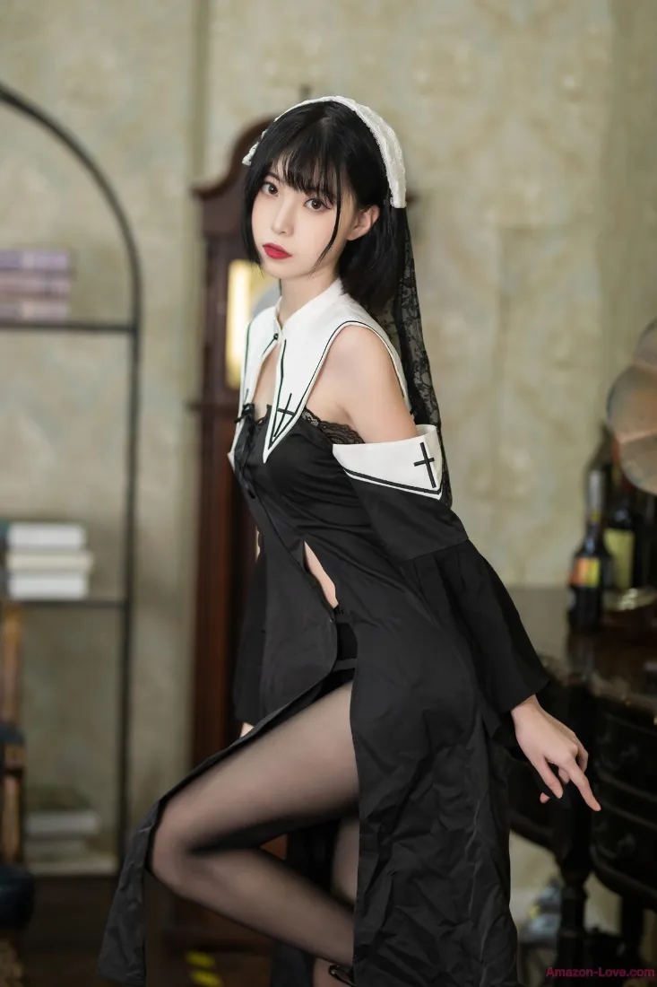 女仆装手机壁纸｜复古背景图片 - 居家黑丝美女「哲风壁纸」