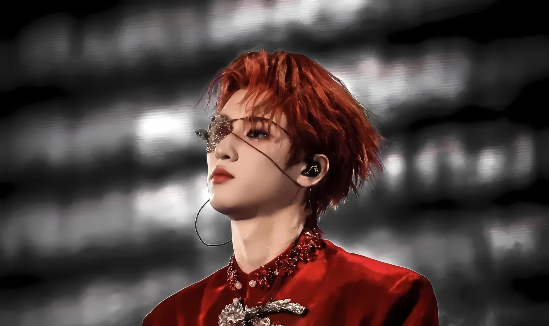 3k严浩翔壁纸｜演唱会背景图片 - 红衣红发造型「哲风壁纸」