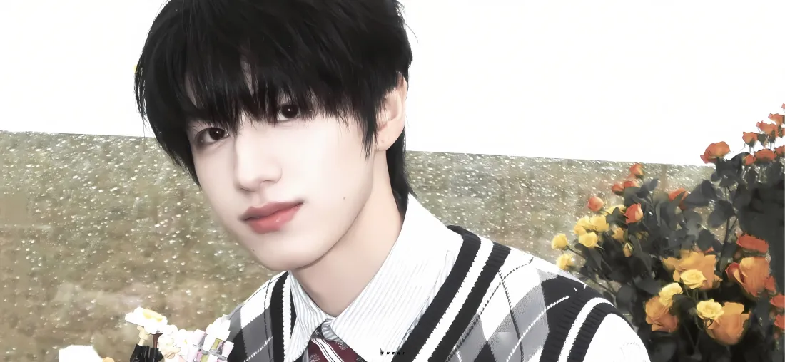 5k朱志鑫壁纸｜制服背景图片 - 鲜花 校园风「哲风壁纸」